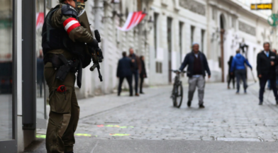 Østrig lukker moskeer besøgt af terroristen i Wien
